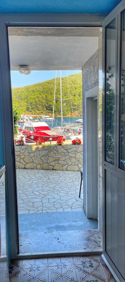 Guesthouse Porto Cres Eksteriør billede