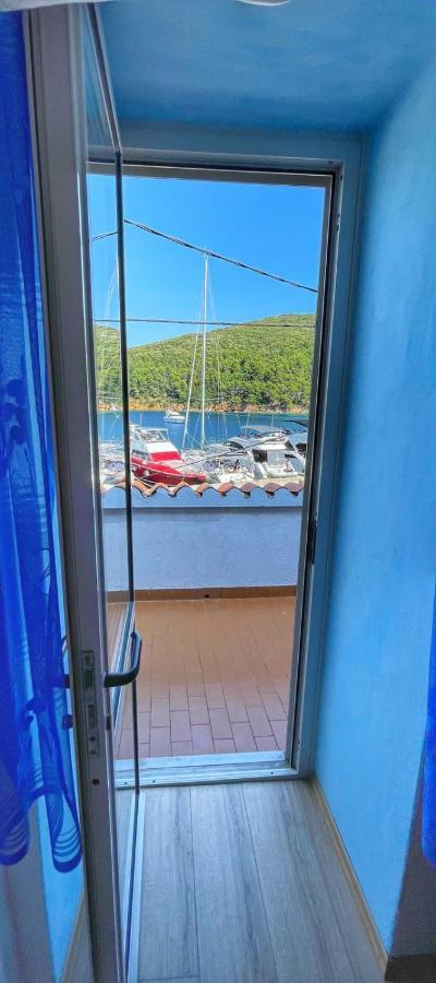 Guesthouse Porto Cres Eksteriør billede