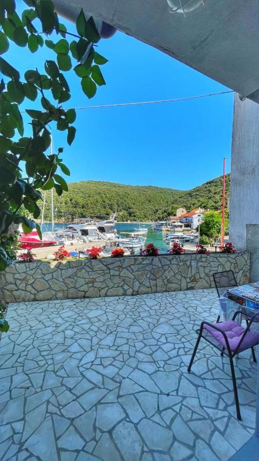 Guesthouse Porto Cres Eksteriør billede