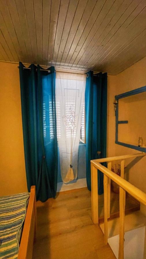 Guesthouse Porto Cres Eksteriør billede
