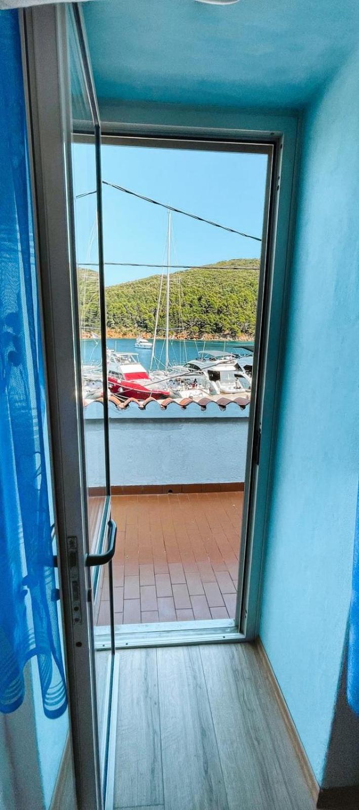 Guesthouse Porto Cres Eksteriør billede
